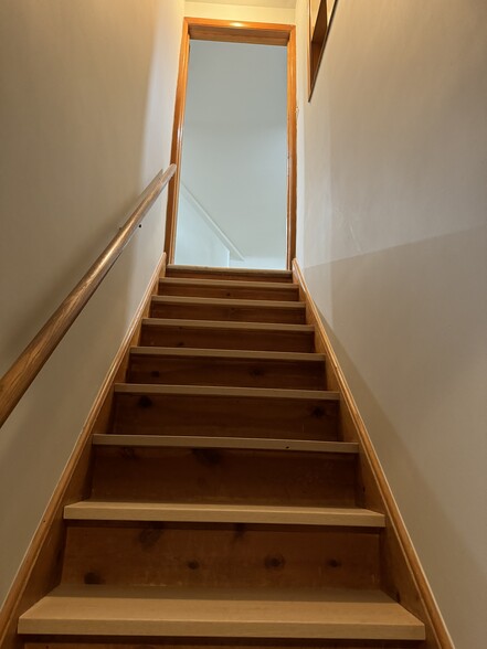 Building Photo - 737 Roseland Pl