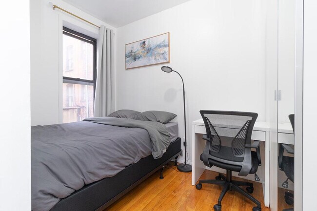 Building Photo - 1823 2nd Ave