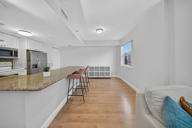 Building Photo - 1627 SW 37th Ave