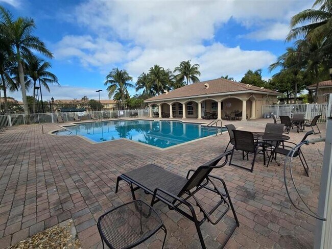 Building Photo - 8433 SW 25th Ct