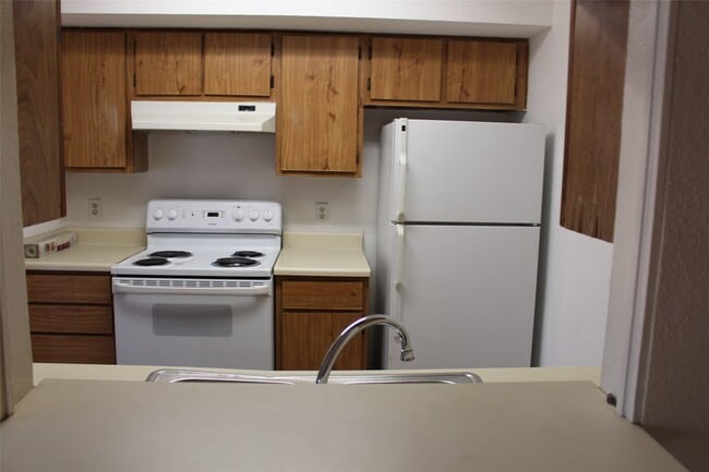 Building Photo - 16111 Aspenglen Dr