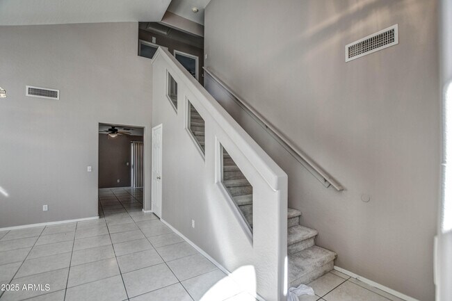 Building Photo - 6660 E Riverdale St