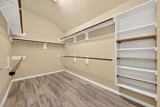 Building Photo - 6847 Tammany Manor Ln