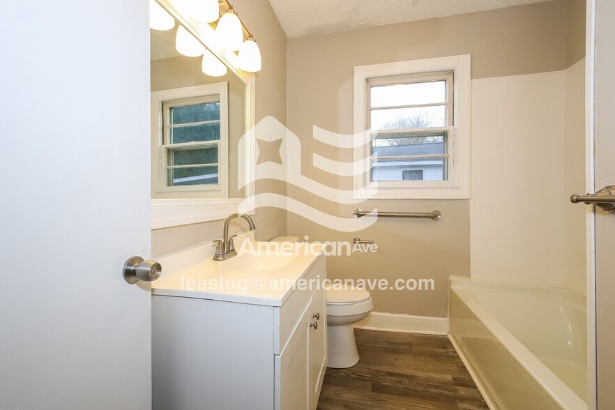 Building Photo - 426 Hampton Ave NW