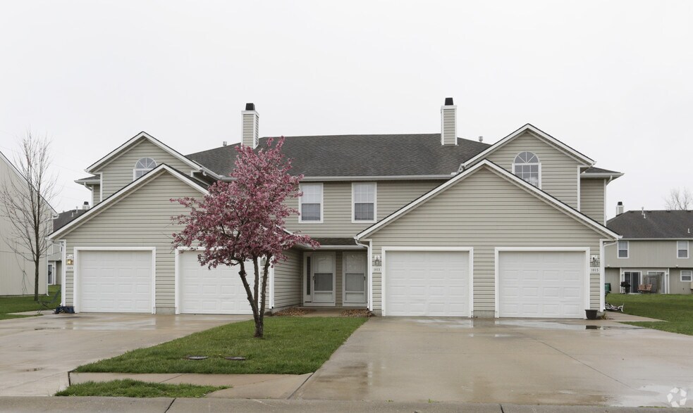 South Gardens Townhomes Harrisonville, MO Apartment Finder