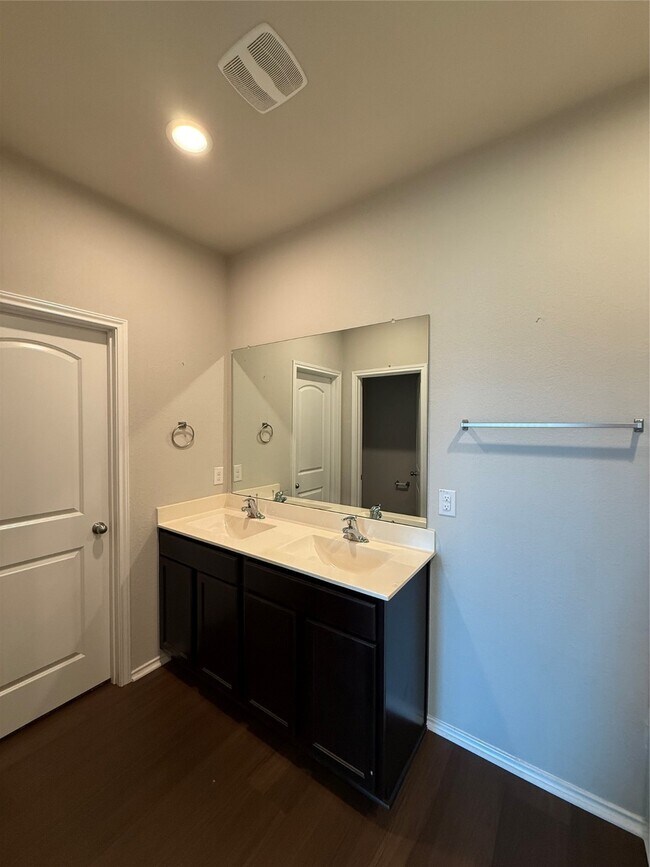 Building Photo - 11335 Dawn Beach Ln