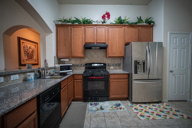 Building Photo - 4138 Falvel Shadow Creek Dr