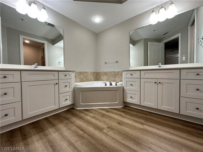 Building Photo - 8010 Via Sardinia St