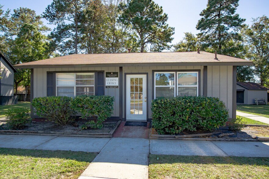 Crossroads Apartments 401 W Montgomery Cross Rd Savannah GA 31406