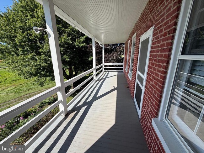Building Photo - 11037 Harp Hill Rd