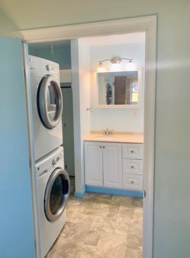 Building Photo - 314 Goram Rd