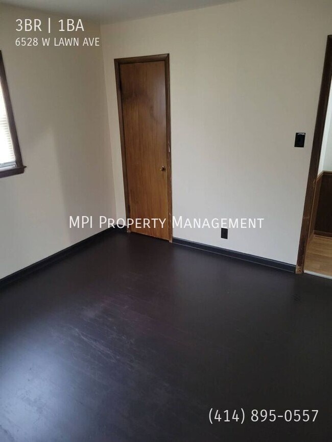 Building Photo - 6528 W Lawn Ave