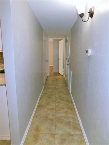 Building Photo - 421 Shadowcrest Ln