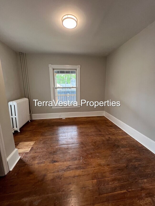 Building Photo - 4 Bed in Millville! Eligible for $500 Security Deposit.