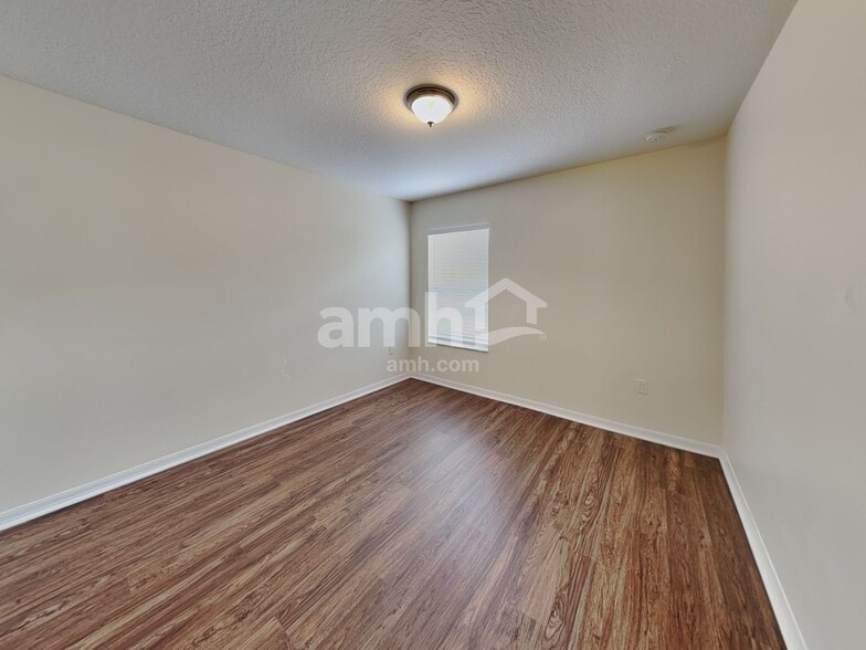 Building Photo - 19554 Timberbluff Dr