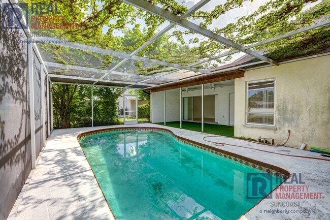 Building Photo - 1370 Palmwood Dr