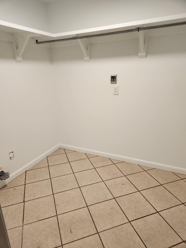 Building Photo - 4690 Opal Dr
