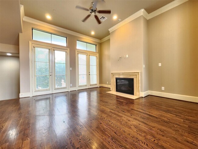 Building Photo - 3205 Center St