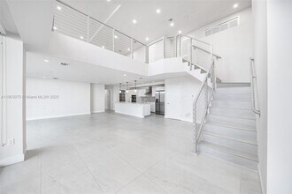 Building Photo - 555 NE 34th St