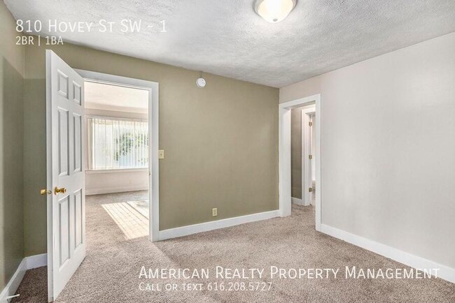 Building Photo - 810 Hovey St SW