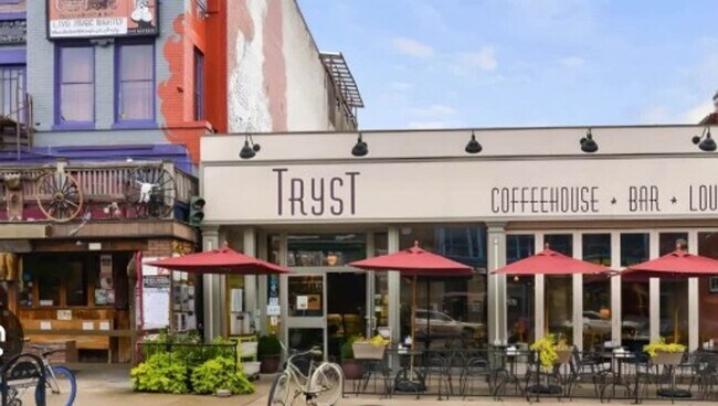 Building Photo - Stunning Views from this Spectacular and Stylish Penthouse in heart of Adams Morgan with PARKING.