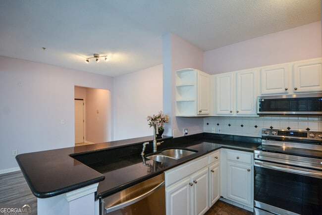 Building Photo - 955 Juniper St NE
