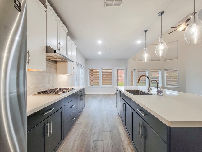 Building Photo - 8926 Emerald Cane Dr