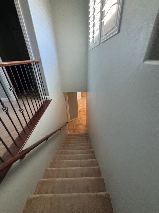 Building Photo - 5-Bed Retreat with Granite Elegance & Cozy Fireplace – 3690 Sq Ft of Comfort in Las Vegas with a ...
