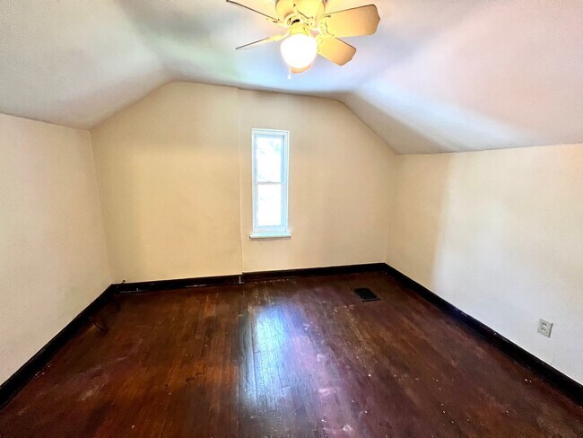 Building Photo - 1851 Capital Ave