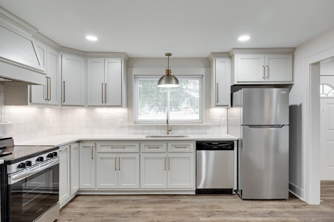 Building Photo - "Newly Renovated 3-Bedroom Retreat with 2 ...