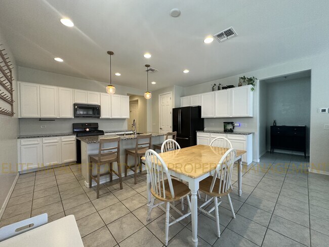 Building Photo - 6652 E Via Arroyo Largo