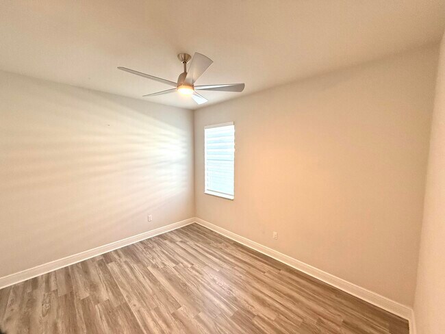 Building Photo - 10819 Pacini Wy