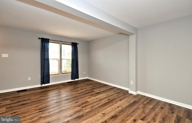 Building Photo - 3435 Westview Dr