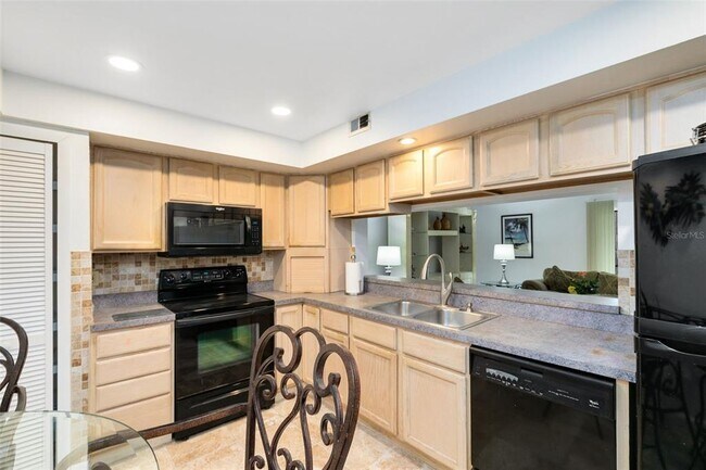 Building Photo - 610 Cranes Way
