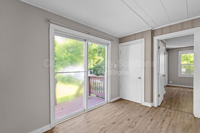 Building Photo - 2724 Pasteur Ave