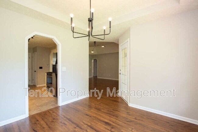 Building Photo - 1018 Sugar Mill Dr