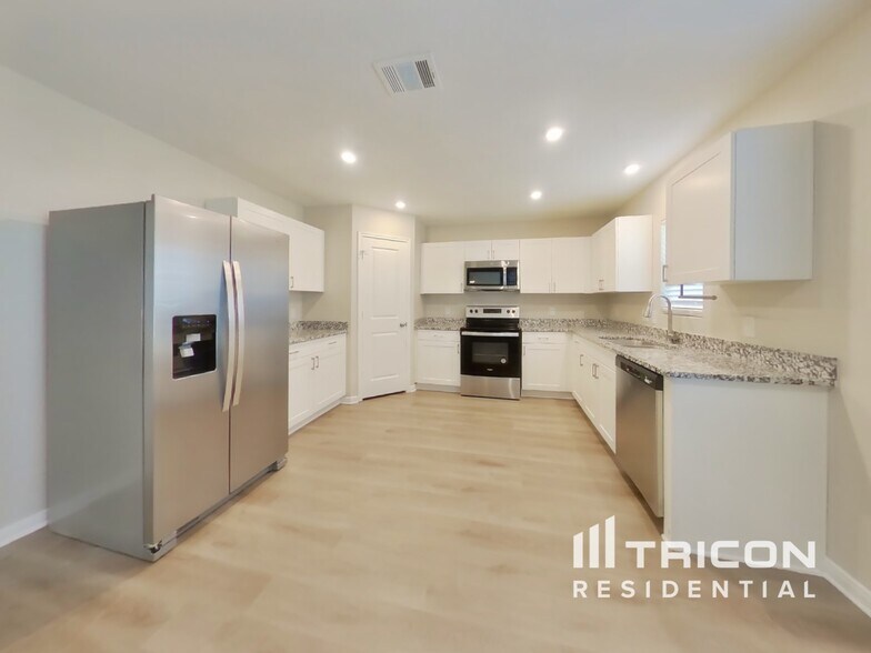 Building Photo - 15547 Taylorcrest Dr