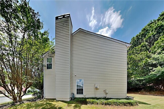 Building Photo - 2250 Winthrope Way Dr