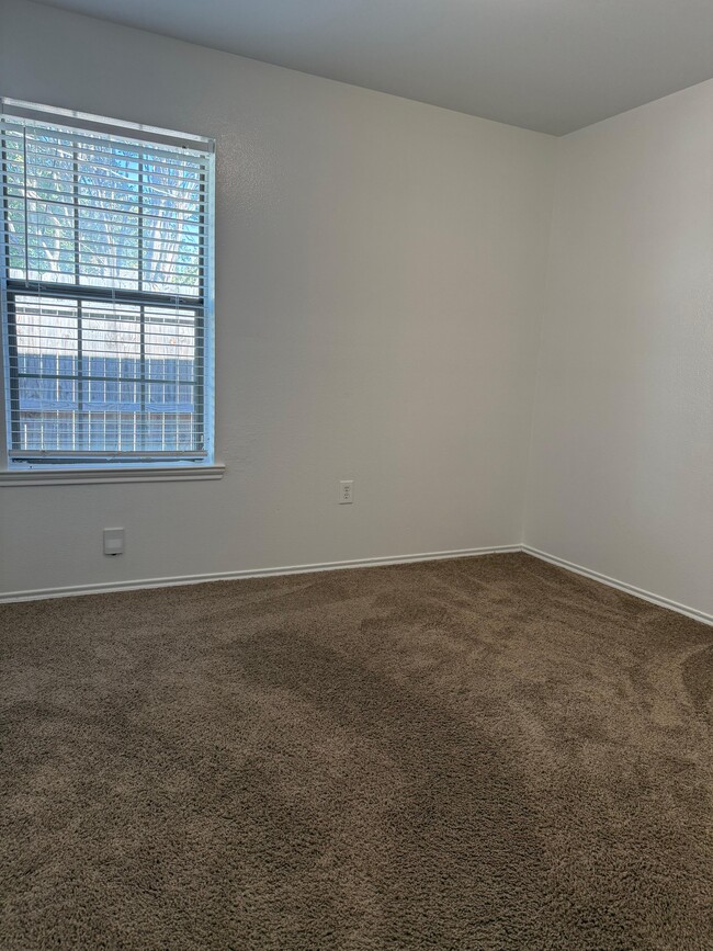 Building Photo - 1920 Galveston Ave