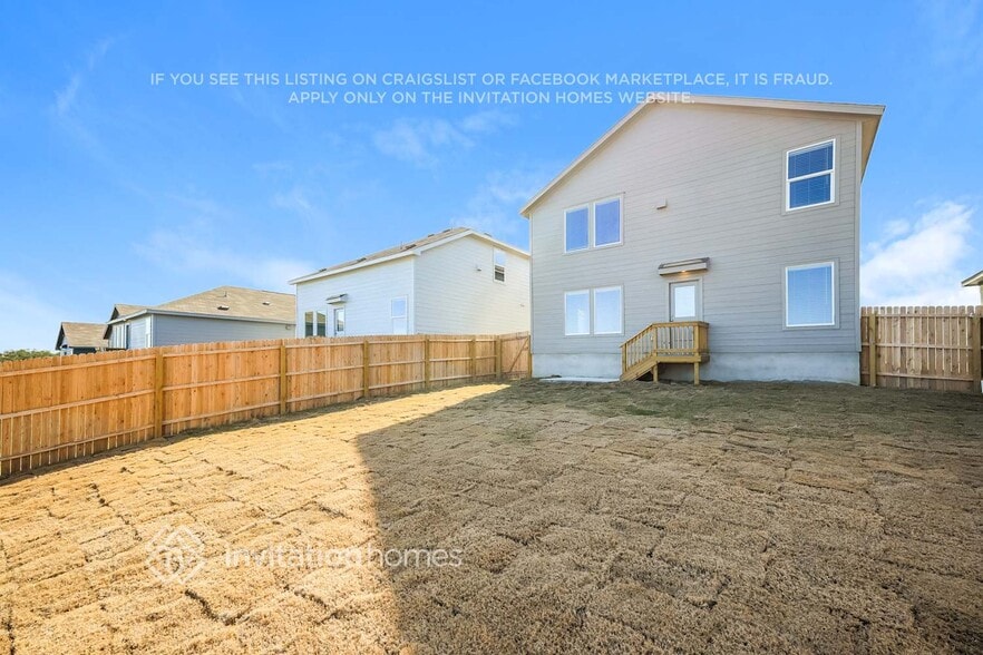 Building Photo - 3210 Roslyn Grist