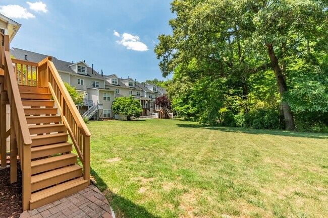 Building Photo - Gorgeous Lake Hogan Farms townhome available NOW!