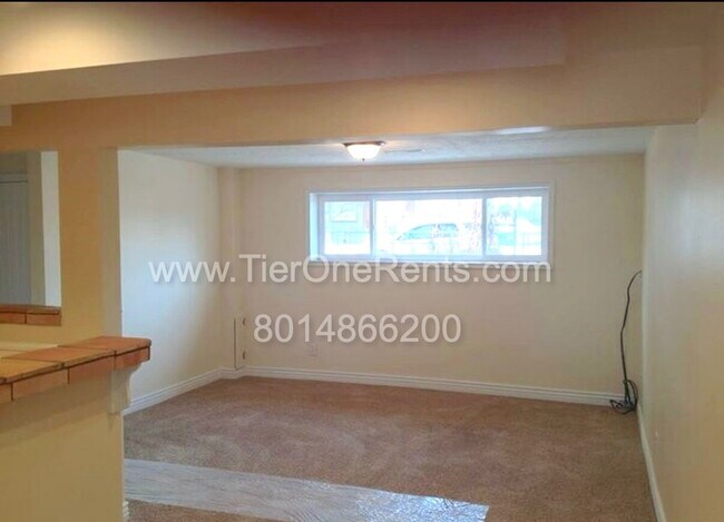 Building Photo - NO DEPOSIT option available for qualified ...