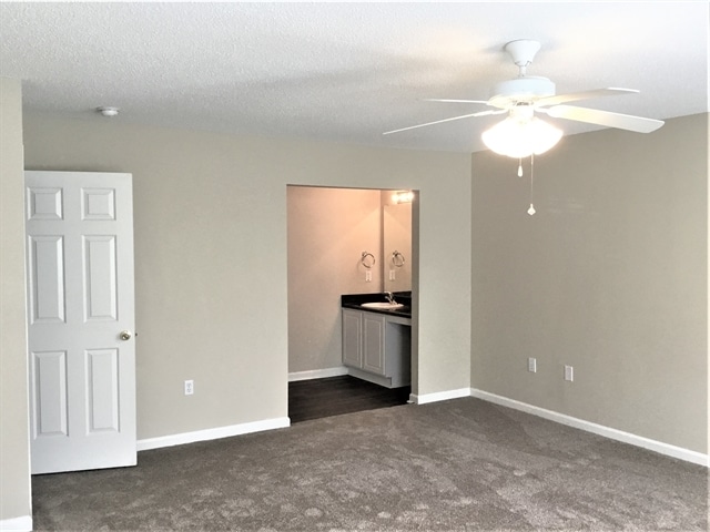 Building Photo - 10 Red Shirt Ct