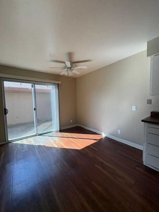 Building Photo - 2405-2409 S Whitney Blvd