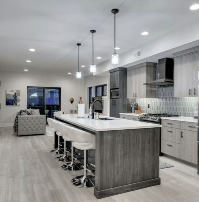 Building Photo - 1013 Park Ave