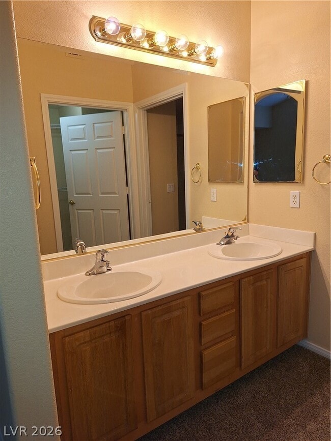 Building Photo - 6156 Pine Villa Ave