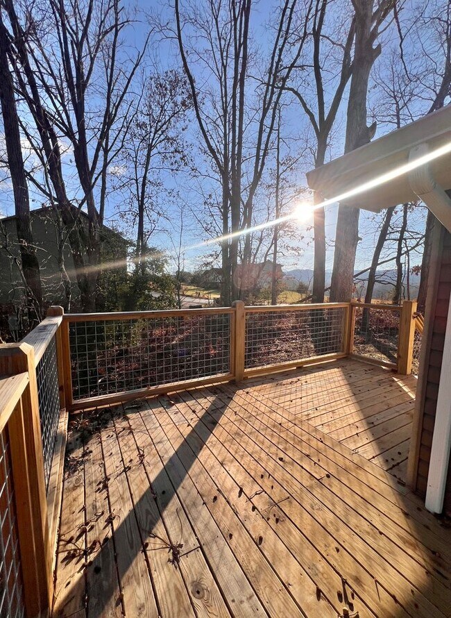 Building Photo - Newly Renovated Modern Cottage in Sevierville, TN — 2 Bed, 2 Bath, Open-Concept Living