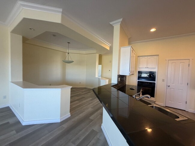Building Photo - 1041 Turnberry Dr