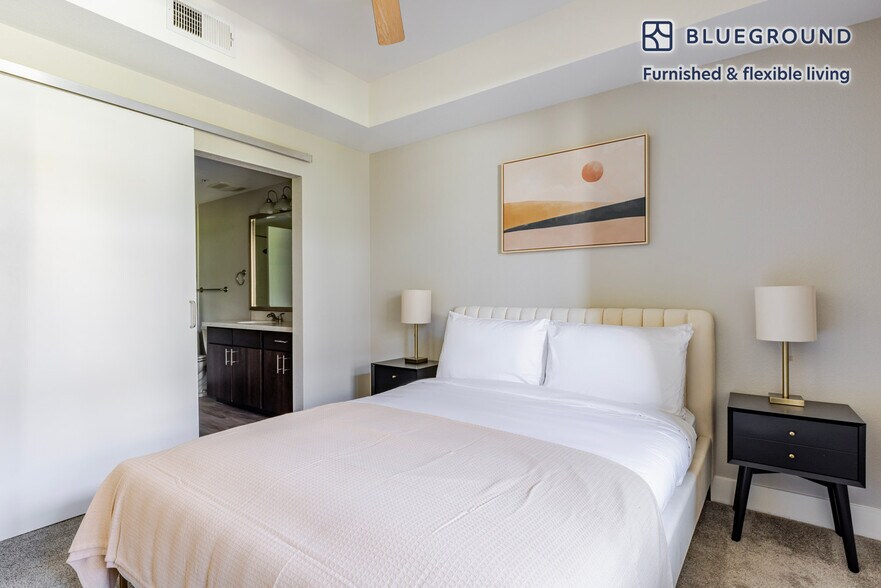 Building Photo - 555 San Antonio Rd