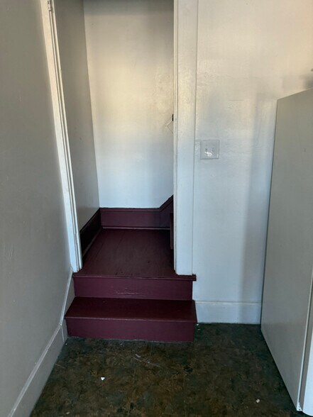 Building Photo - 735 Central Ave